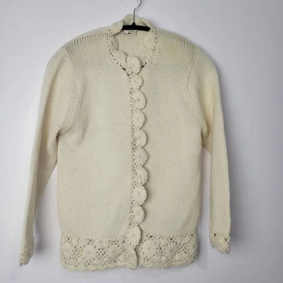 ROSANNA WHITE STANG VINTAGE 100% VIRGIN WOOL BUTTON DOWN SWEATER - Picture 3 of 8